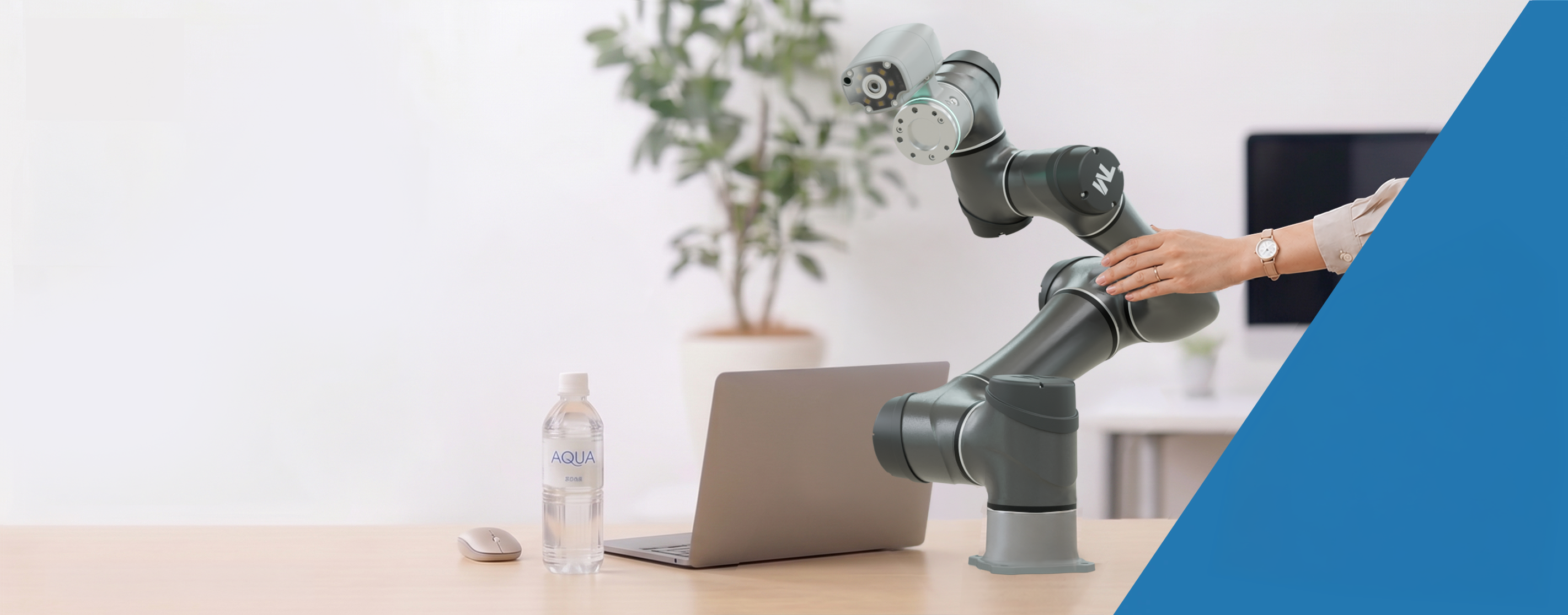 TM3S 新小型協働ロボット このサイズに、ビジョンを標準搭載。